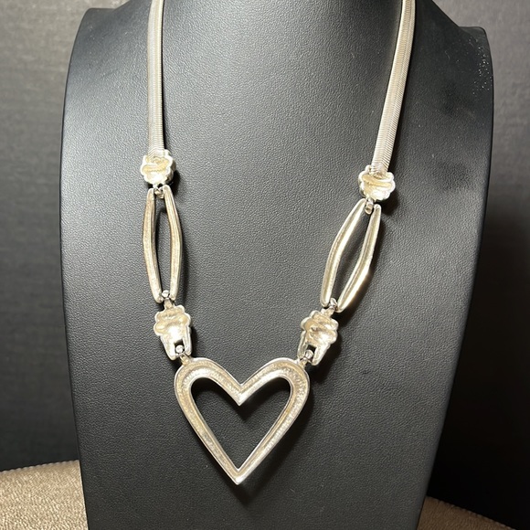 Open Heart Silver Tone Necklace Fluid Herringbone Chain - Picture 4 of 5